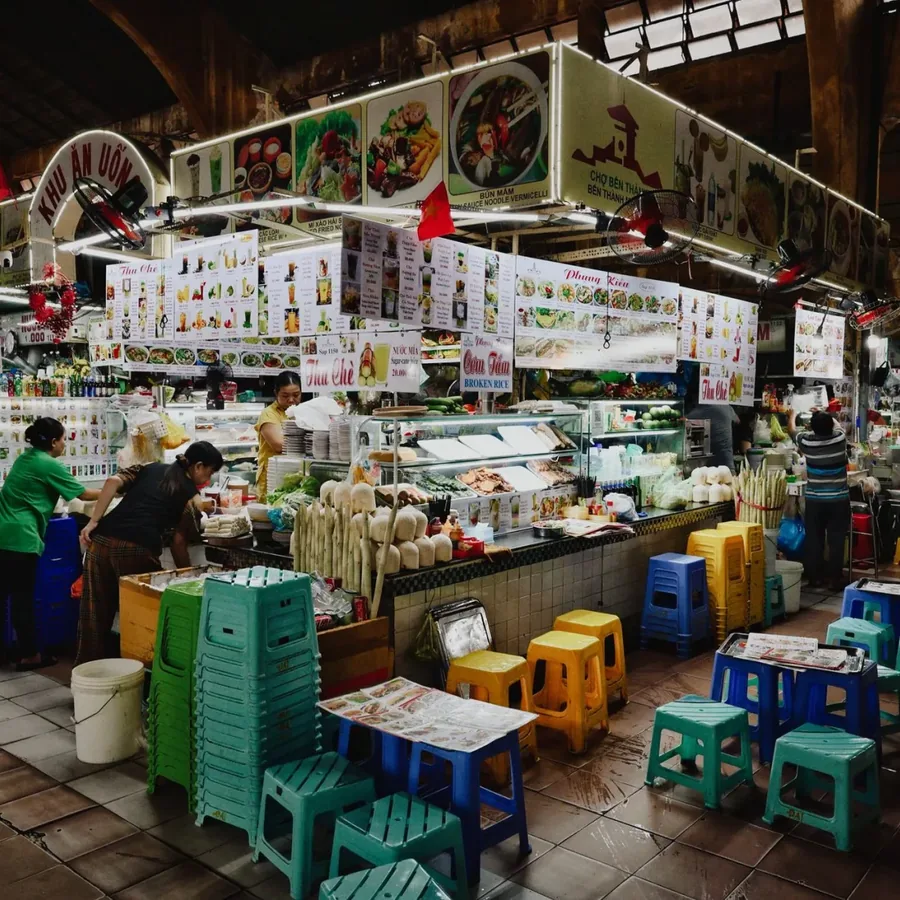 Phin cà phê đang nhỏ giọt